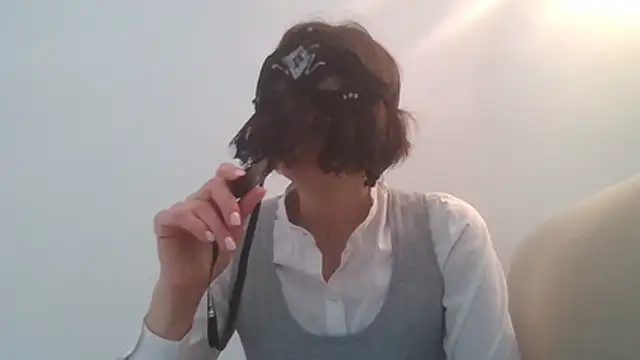 HelenTiAscolta online show from May 2026 03:07:01 PM
