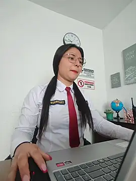 Queen linda1 online show from May 2026 02:45:01 PM