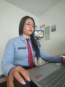 Snapshot of Queen_linda1 chatting on June 2026 12:22:01 PM Queen linda1 online show from June 2026 12:22:01 PM