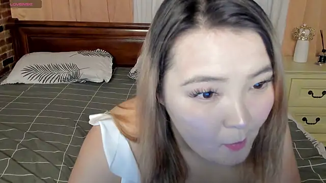 VelvetKIss01 online show from May 2026 03:53:02 PM