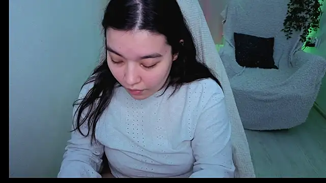 MomoRins online show from April 2026 09:10:02 PM