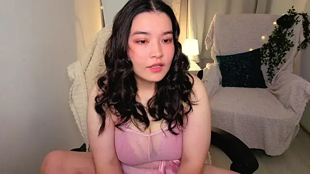 MomoRins online show from May 2026 10:59:02 PM