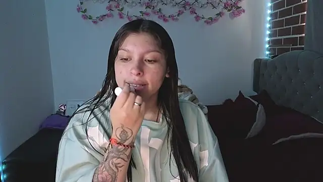 isabella monntolvo online show from May 2026 05:31:01 PM