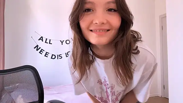 RochelTrewhitt online show from May 2026 10:10:01 AM