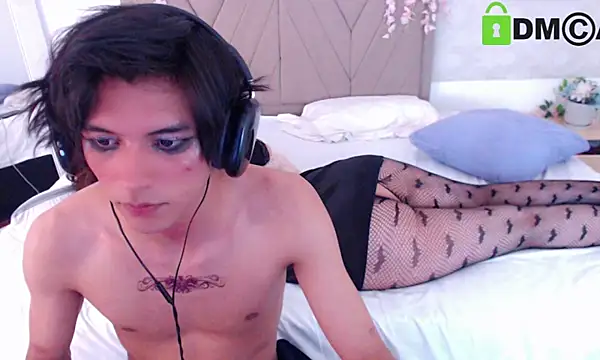 Snapshot of raven_n_matt chatting on May 2026 07:49:02 AM raven n matt online show from May 2026 07:49:02 AM