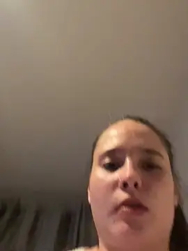 Poppylooloo online show from April 2026 08:00:02 PM