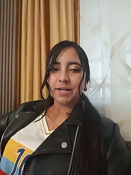 Snapshot of Nayarak_velver chatting on June 2026 12:44:02 PM Nayarak velver online show from June 2026 12:44:02 PM