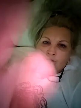 Divineblond online show from November 2025 07:49:02 PM