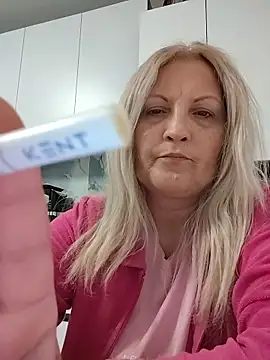 Divineblond online show from April 2026 10:22:01 PM