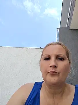 Divineblond online show from May 2026 11:05:02 AM