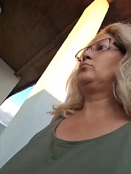 Divineblond online show from June 2026 05:16:02 PM
