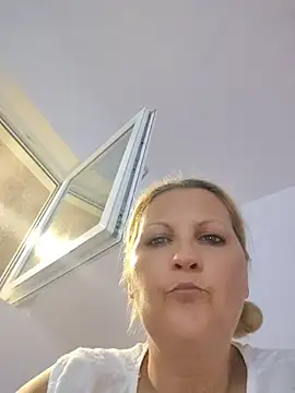 Divineblond online show from June 2026 08:30:02 PM