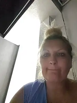 Divineblond online show from June 2026 07:37:01 PM