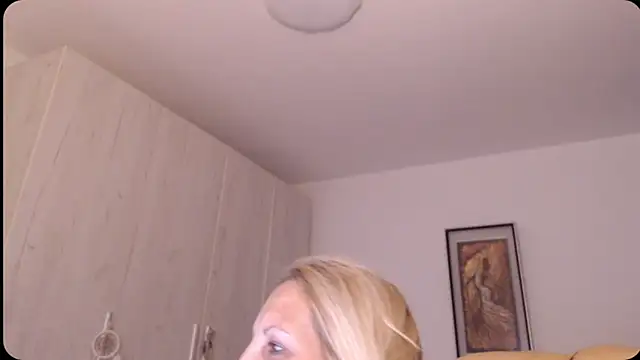 Divineblond online show from June 2026 10:24:01 PM