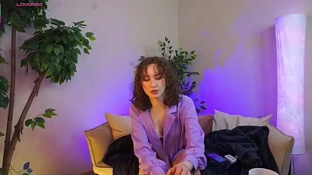 LouiseEvans online show from May 2026 12:33:01 PM