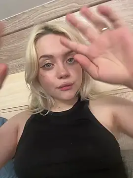 CassieCuteees online show from May 2026 07:42:02 PM