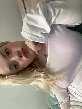 CassieCuteees online show from May 2026 06:24:02 PM