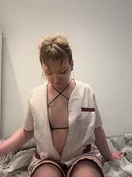 LilyFoot online show from April 2026 04:38:02 PM