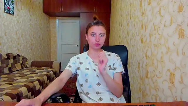 Snapshot of MilaShka29 chatting on June 2026 07:18:01 AM MilaShka29 online show from June 2026 07:18:01 AM