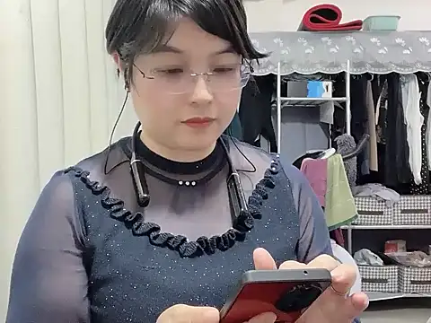 SOPHIA-LXL online show from May 2026 03:06:02 PM