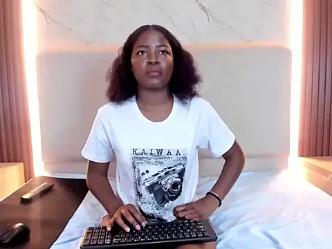 YuyuHOT online show from April 2026 03:03:02 PM