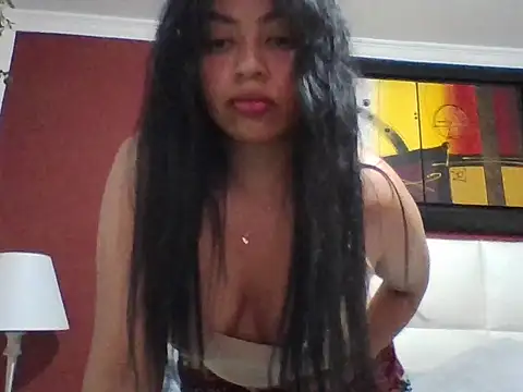 JINNLUNA online show from April 2026 11:35:01 PM