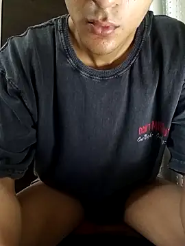 Snapshot of skinny_raj chatting on May 2026 07:56:02 PM skinny raj online show from May 2026 07:56:02 PM