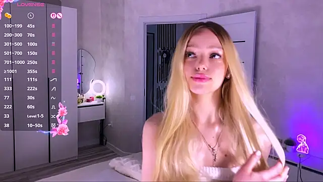 Snapshot of Mooniesiesita chatting on June 2026 09:09:01 PM Mooniesiesita online show from June 2026 09:09:01 PM