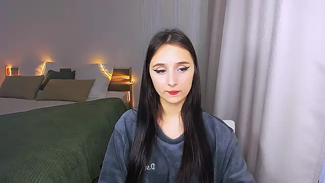 Snapshot of JulietteMonli chatting on June 2026 11:34:01 AM JulietteMonli online show from June 2026 11:34:01 AM