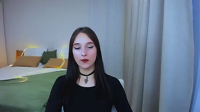 Snapshot of JulietteMonli chatting on June 2026 11:25:02 AM JulietteMonli online show from June 2026 11:25:02 AM