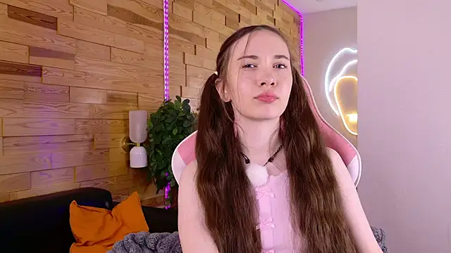 LilaMccoy online show from June 2026 12:22:01 PM