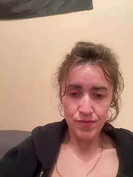 Avokadoo online show from April 2026 08:40:02 PM