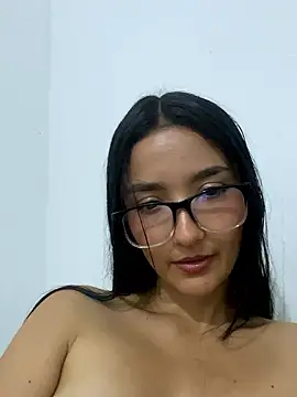 little Chloe19 online show from May 2026 02:28:01 AM