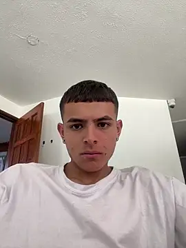 fresdyhot online show from May 2026 12:55:02 PM