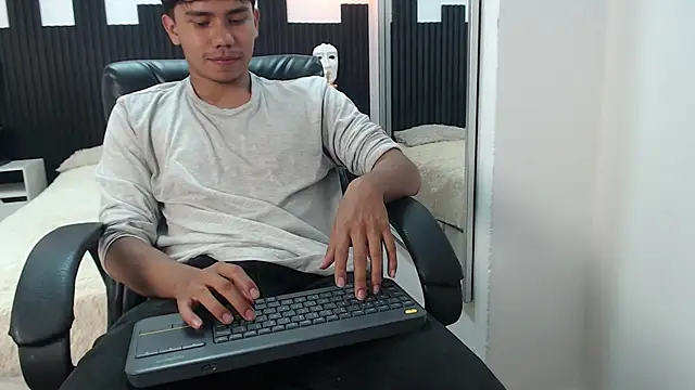 Jack Ryan26 online show from April 2026 07:49:01 PM