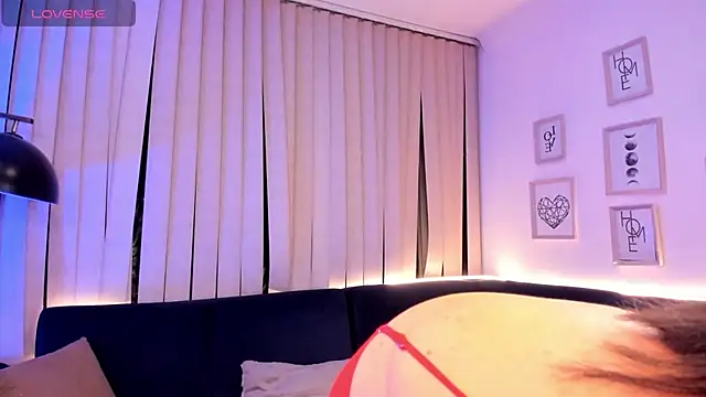 mariana  thompson online show from April 2026 03:13:02 AM