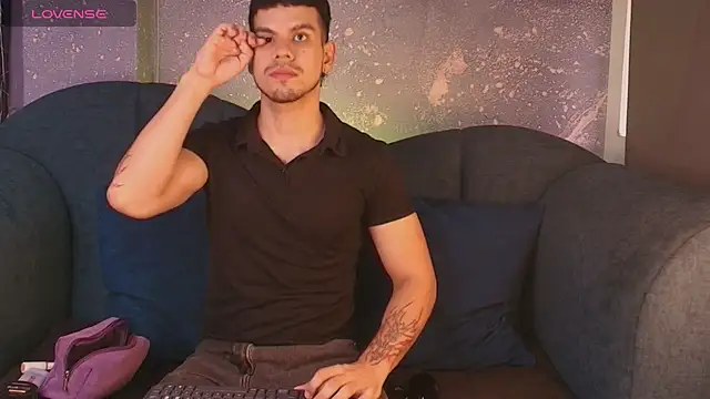 Snapshot of Derek_Voss chatting on July 2026 01:39:02 PM Derek Voss online show from July 2026 01:39:02 PM