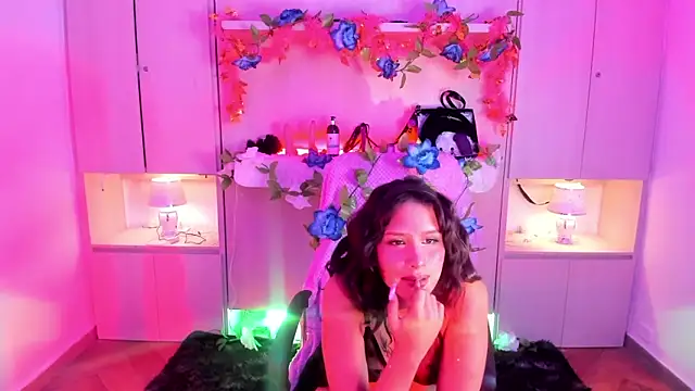 TomieDark  online show from May 2026 04:21:02 AM