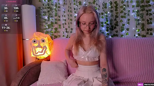  CloudNine  online show from April 2026 02:09:02 AM