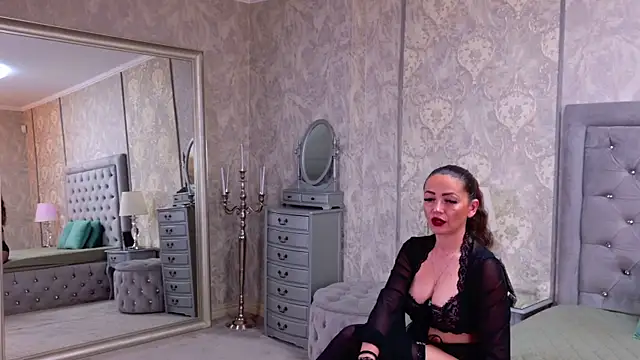 DonnaKleinn online show from May 2026 05:54:02 PM
