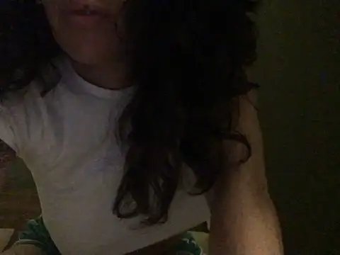 Snapshot of claraxloveuse chatting on May 2026 08:48:02 PM claraxloveuse online show from May 2026 08:48:02 PM