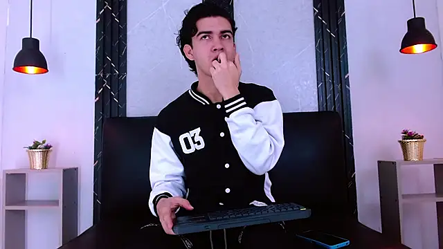 Feiccer Castquer online show from June 2026 11:03:01 AM