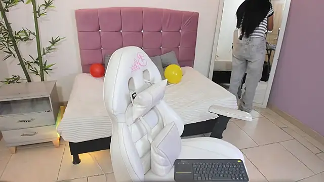 Snapshot of Hinaa_XXX chatting on July 2026 08:03:01 PM Hinaa XXX online show from July 2026 08:03:01 PM