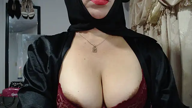 Snapshot of nadia__abaud chatting on July 2026 12:51:01 AM nadia abaud online show from July 2026 12:51:01 AM