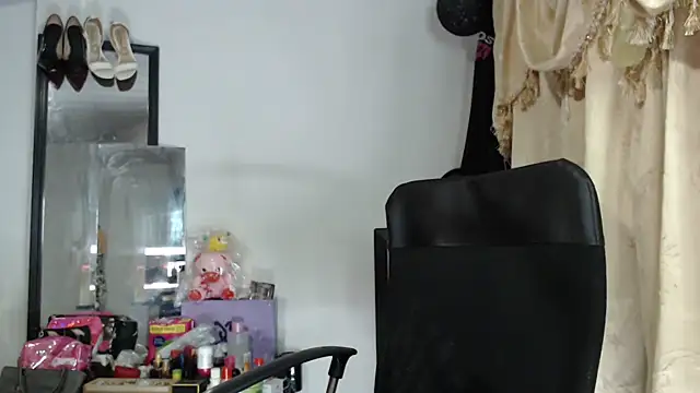 Snapshot of nadia__abaud chatting on July 2026 01:12:01 AM nadia abaud online show from July 2026 01:12:01 AM
