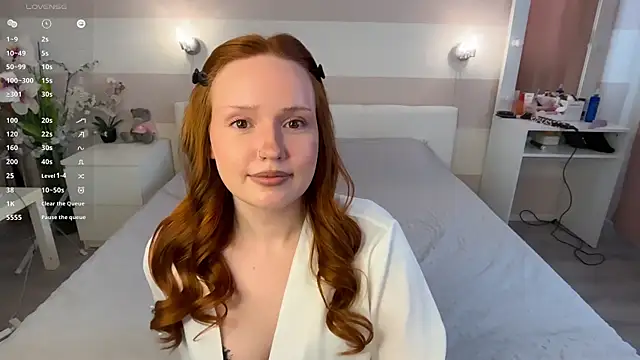 Snapshot of KikiBorn chatting on May 2026 08:08:01 AM KikiBorn online show from May 2026 08:08:01 AM