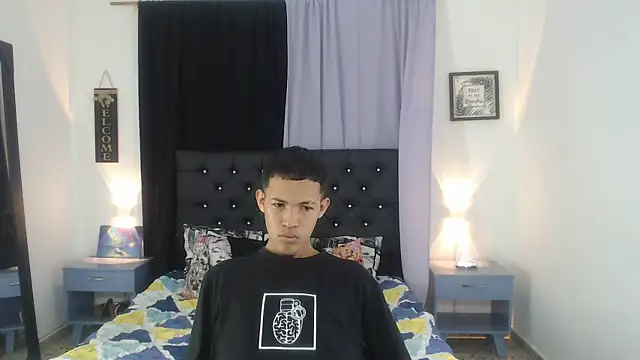 PhillipCox online show from May 2026 07:53:01 PM