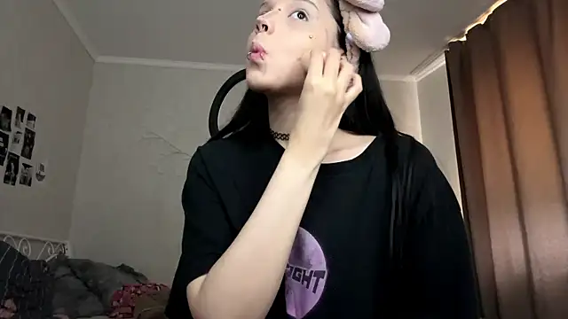 LouisePavlides online show from May 2026 08:45:01 AM