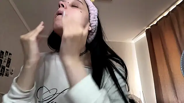 LouisePavlides online show from June 2026 12:47:02 PM