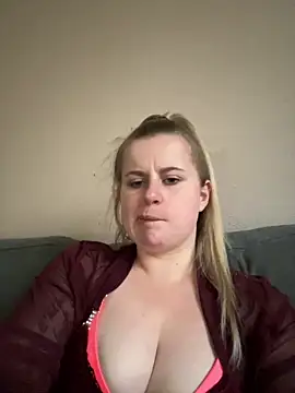 Snapshot of taylor-b chatting on May 2026 07:19:02 PM taylor-b online show from May 2026 07:19:02 PM